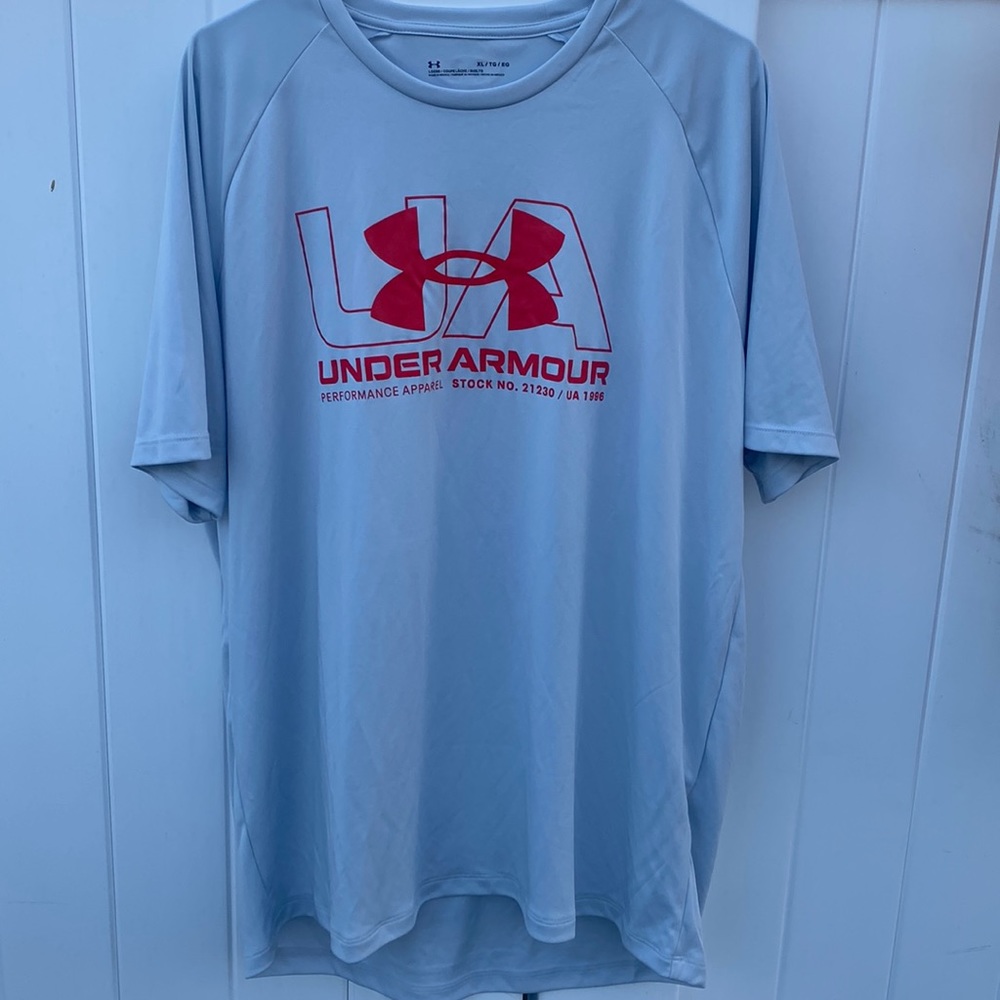 3/$20 Under Armor men’s loose T-shirt size XL